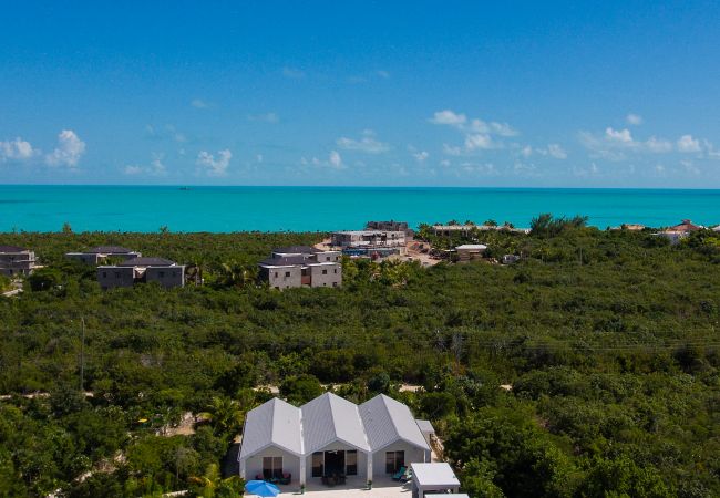 House in Long Bay - 3 Bedroom Villa Close to Long Bay Beach - Hampshire House House in Long Bay - 3 Bedroom Villa Close to Long Bay Beach - Hampshire House