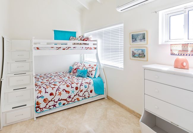 House in Long Bay - 3 Bedroom Villa Close to Long Bay Beach - Hampshire House House in Long Bay - 3 Bedroom Villa Close to Long Bay Beach - Hampshire House