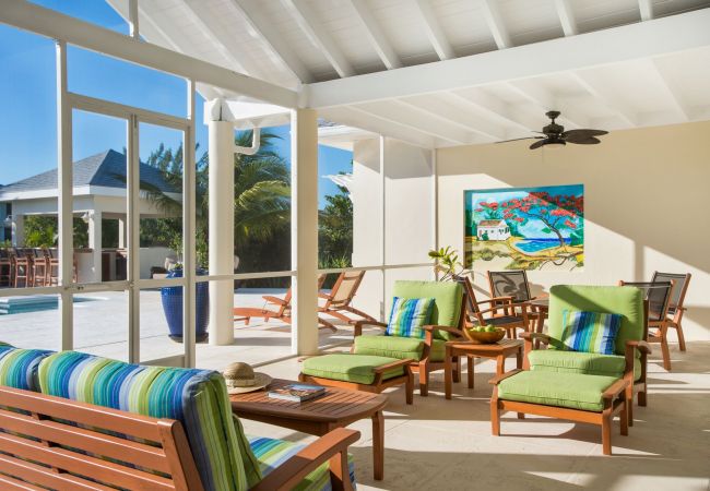 House in Grace Bay - Leeward Canal, Grace Bay - Kayaks, SUPs & Beautiful Pool - Villa Cariad House in Grace Bay - Leeward Canal, Grace Bay - Kayaks, SUPs & Beautiful Pool - Villa Cariad