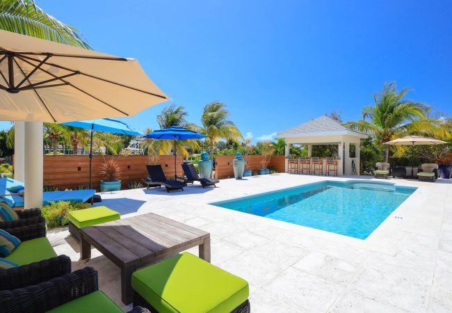 House in Grace Bay - Leeward Canal, Grace Bay - Kayaks, SUPs & Beautiful Pool - Villa Cariad House in Grace Bay - Leeward Canal, Grace Bay - Kayaks, SUPs & Beautiful Pool - Villa Cariad