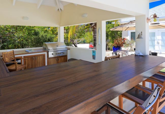 House in Grace Bay - Leeward Canal, Grace Bay - Kayaks, SUPs & Beautiful Pool - Villa Cariad House in Grace Bay - Leeward Canal, Grace Bay - Kayaks, SUPs & Beautiful Pool - Villa Cariad