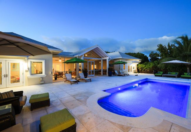 House in Grace Bay - Leeward Canal, Grace Bay - Kayaks, SUPs & Beautiful Pool - Villa Cariad House in Grace Bay - Leeward Canal, Grace Bay - Kayaks, SUPs & Beautiful Pool - Villa Cariad