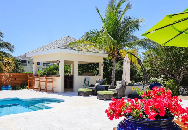 House in Grace Bay - Leeward Canal, Grace Bay - Kayaks, SUPs & Beautiful Pool - Villa Cariad House in Grace Bay - Leeward Canal, Grace Bay - Kayaks, SUPs & Beautiful Pool - Villa Cariad