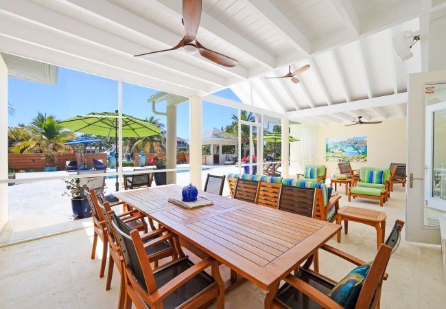 House in Grace Bay - Leeward Canal, Grace Bay - Kayaks, SUPs & Beautiful Pool - Villa Cariad House in Grace Bay - Leeward Canal, Grace Bay - Kayaks, SUPs & Beautiful Pool - Villa Cariad