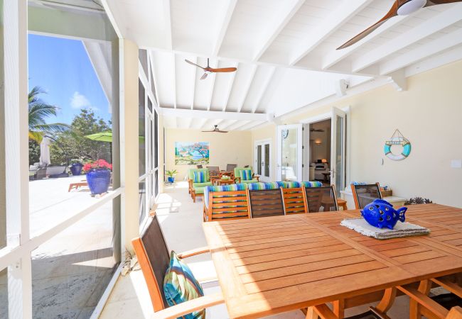 House in Grace Bay - Leeward Canal, Grace Bay - Kayaks, SUPs & Beautiful Pool - Villa Cariad House in Grace Bay - Leeward Canal, Grace Bay - Kayaks, SUPs & Beautiful Pool - Villa Cariad