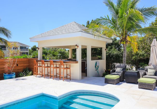 House in Grace Bay - Leeward Canal, Grace Bay - Kayaks, SUPs & Beautiful Pool - Villa Cariad House in Grace Bay - Leeward Canal, Grace Bay - Kayaks, SUPs & Beautiful Pool - Villa Cariad