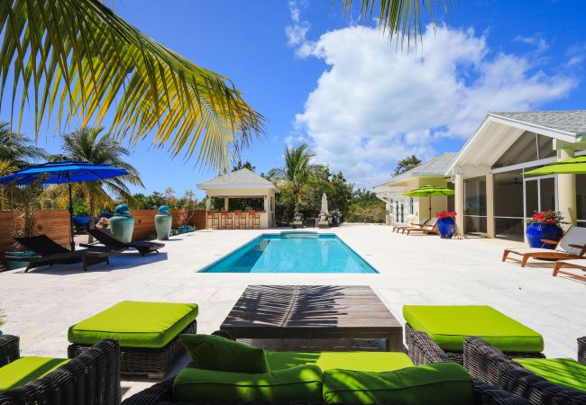 House in Grace Bay - Leeward Canal, Grace Bay - Kayaks, SUPs & Beautiful Pool - Villa Cariad House in Grace Bay - Leeward Canal, Grace Bay - Kayaks, SUPs & Beautiful Pool - Villa Cariad