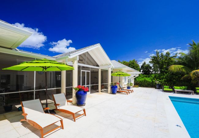 House in Grace Bay - Leeward Canal, Grace Bay - Kayaks, SUPs & Beautiful Pool - Villa Cariad House in Grace Bay - Leeward Canal, Grace Bay - Kayaks, SUPs & Beautiful Pool - Villa Cariad