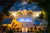 House in Grace Bay - Leeward Canal, Grace Bay - Kayaks, SUPs & Beautiful Pool - Villa Cariad House in Grace Bay - Leeward Canal, Grace Bay - Kayaks, SUPs & Beautiful Pool - Villa Cariad