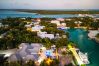 House in Grace Bay - Leeward Canal, Grace Bay - Kayaks, SUPs & Beautiful Pool - Villa Cariad House in Grace Bay - Leeward Canal, Grace Bay - Kayaks, SUPs & Beautiful Pool - Villa Cariad