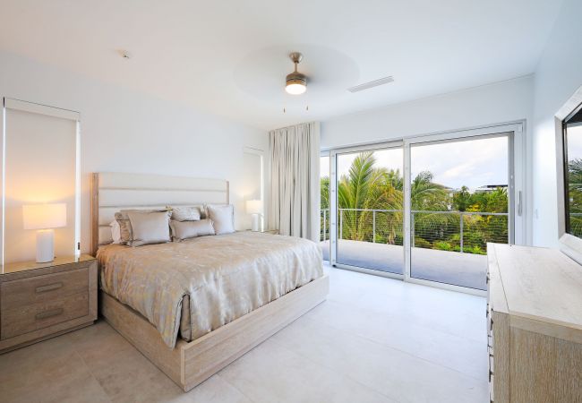 House in Grace Bay - Grace Bay, New 5 Bedroom Villa - Pure Water Villa House in Grace Bay - Grace Bay, New 5 Bedroom Villa - Pure Water Villa