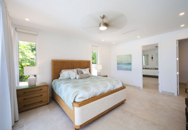 House in Grace Bay - Grace Bay, New 5 Bedroom Villa - Pure Water Villa House in Grace Bay - Grace Bay, New 5 Bedroom Villa - Pure Water Villa