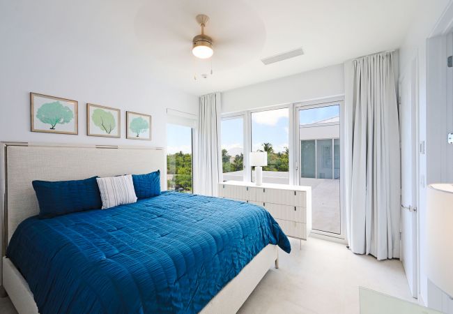 House in Grace Bay - Grace Bay, New 5 Bedroom Villa - Pure Water Villa House in Grace Bay - Grace Bay, New 5 Bedroom Villa - Pure Water Villa