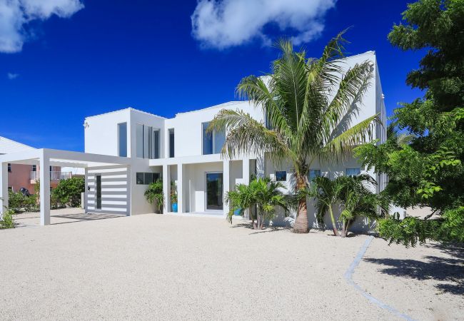 House in Grace Bay - Grace Bay, New 5 Bedroom Villa - Pure Water Villa