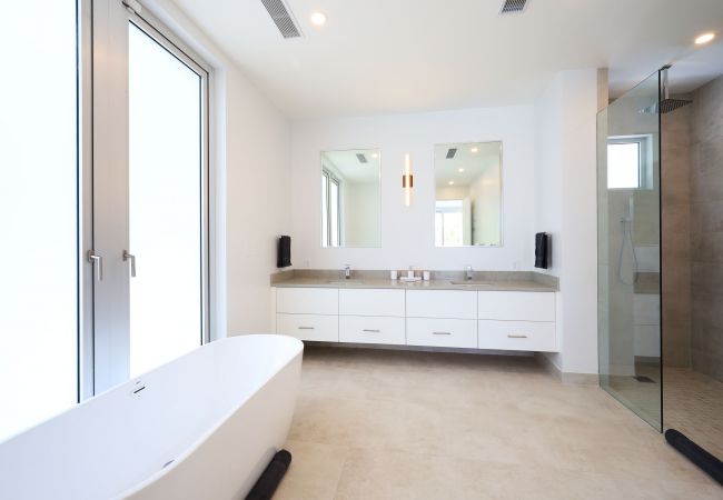 House in Grace Bay - Grace Bay, New 5 Bedroom Villa - Pure Water Villa House in Grace Bay - Grace Bay, New 5 Bedroom Villa - Pure Water Villa