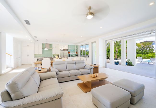 House in Grace Bay - Grace Bay, New 5 Bedroom Villa - Pure Water Villa House in Grace Bay - Grace Bay, New 5 Bedroom Villa - Pure Water Villa