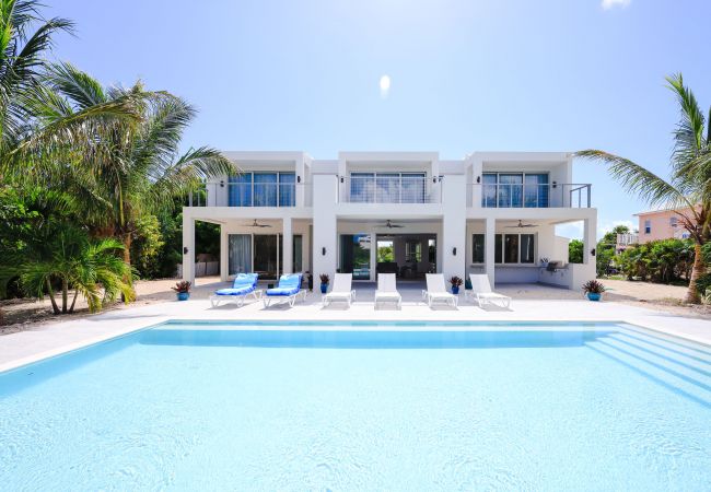 House in Grace Bay - Grace Bay, New 5 Bedroom Villa - Pure Water Villa