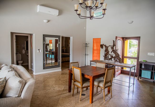 House in Grace Bay - Starfish House - The Perfect Golf & Beach Getaway in Grace Bay House in Grace Bay - Starfish House - The Perfect Golf & Beach Getaway in Grace Bay