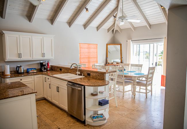 House in Grace Bay - Starfish House - The Perfect Golf & Beach Getaway in Grace Bay House in Grace Bay - Starfish House - The Perfect Golf & Beach Getaway in Grace Bay