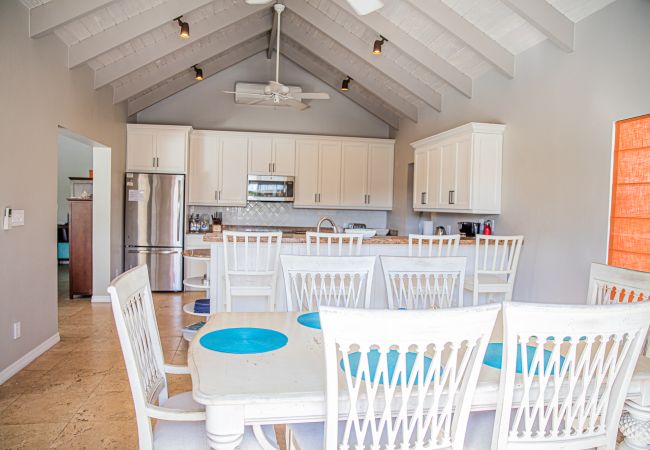House in Grace Bay - Starfish House - The Perfect Golf & Beach Getaway in Grace Bay House in Grace Bay - Starfish House - The Perfect Golf & Beach Getaway in Grace Bay