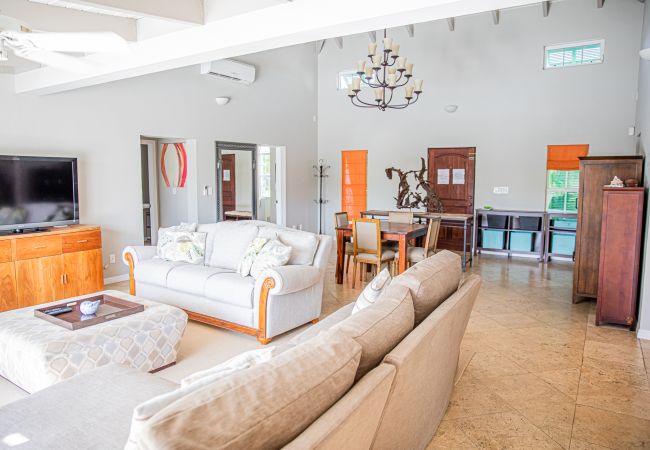 House in Grace Bay - Starfish House - The Perfect Golf & Beach Getaway in Grace Bay House in Grace Bay - Starfish House - The Perfect Golf & Beach Getaway in Grace Bay