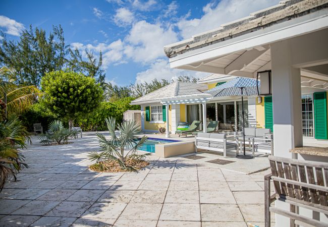 House in Grace Bay - Starfish House - The Perfect Golf & Beach Getaway in Grace Bay House in Grace Bay - Starfish House - The Perfect Golf & Beach Getaway in Grace Bay