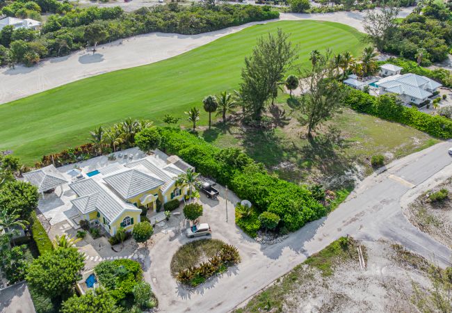 House in Grace Bay - Starfish House - The Perfect Golf & Beach Getaway in Grace Bay House in Grace Bay - Starfish House - The Perfect Golf & Beach Getaway in Grace Bay