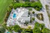 House in Grace Bay - Starfish House - The Perfect Golf & Beach Getaway in Grace Bay House in Grace Bay - Starfish House - The Perfect Golf & Beach Getaway in Grace Bay