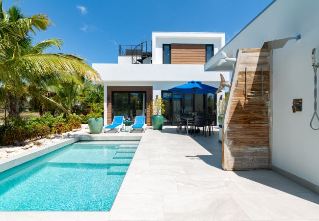 House in Grace Bay - Villa Calico, Pet-Friendly, 3 Bedroom, Grace Bay, Providenciales, Turks & Caicos House in Grace Bay - Villa Calico, Pet-Friendly, 3 Bedroom, Grace Bay, Providenciales, Turks & Caicos