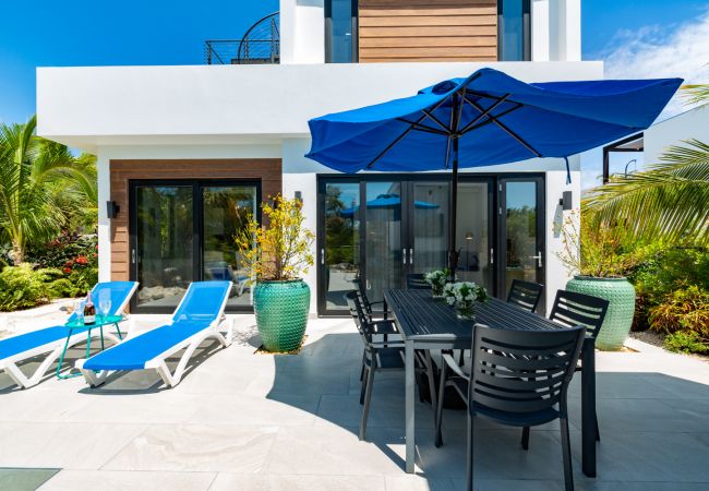House in Grace Bay - Villa Calico, Pet-Friendly, 3 Bedroom, Grace Bay, Providenciales, Turks & Caicos House in Grace Bay - Villa Calico, Pet-Friendly, 3 Bedroom, Grace Bay, Providenciales, Turks & Caicos
