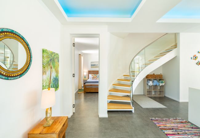 House in Grace Bay - Villa Calico, Pet-Friendly, 3 Bedroom, Grace Bay, Providenciales, Turks & Caicos House in Grace Bay - Villa Calico, Pet-Friendly, 3 Bedroom, Grace Bay, Providenciales, Turks & Caicos
