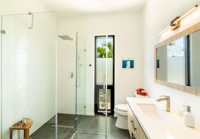 House in Grace Bay - Villa Calico, Pet-Friendly, 3 Bedroom, Grace Bay, Providenciales, Turks & Caicos House in Grace Bay - Villa Calico, Pet-Friendly, 3 Bedroom, Grace Bay, Providenciales, Turks & Caicos