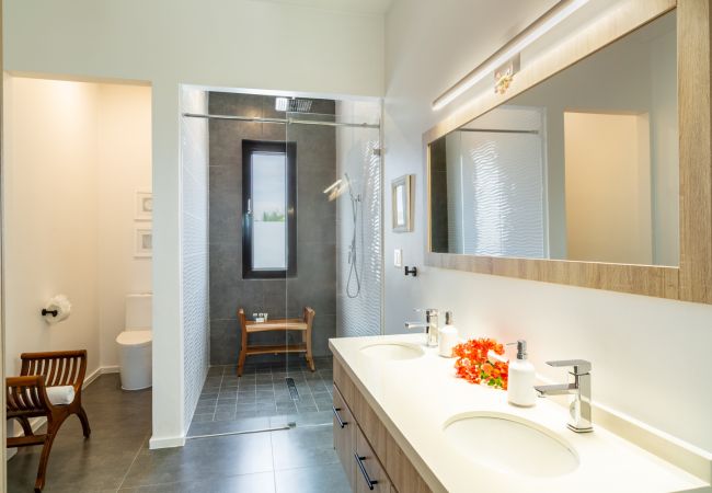 House in Grace Bay - Villa Calico, Pet-Friendly, 3 Bedroom, Grace Bay, Providenciales, Turks & Caicos House in Grace Bay - Villa Calico, Pet-Friendly, 3 Bedroom, Grace Bay, Providenciales, Turks & Caicos
