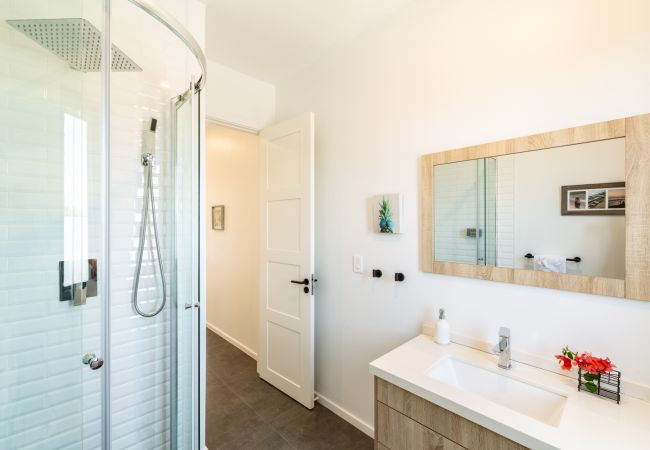 House in Grace Bay - Villa Calico, Pet-Friendly, 3 Bedroom, Grace Bay, Providenciales, Turks & Caicos House in Grace Bay - Villa Calico, Pet-Friendly, 3 Bedroom, Grace Bay, Providenciales, Turks & Caicos
