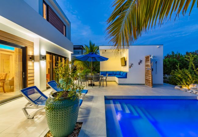 House in Grace Bay - Villa Calico, Pet-Friendly, 3 Bedroom, Grace Bay, Providenciales, Turks & Caicos House in Grace Bay - Villa Calico, Pet-Friendly, 3 Bedroom, Grace Bay, Providenciales, Turks & Caicos