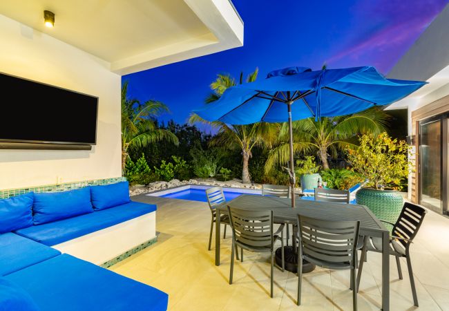 House in Grace Bay - Villa Calico, Pet-Friendly, 3 Bedroom, Grace Bay, Providenciales, Turks & Caicos House in Grace Bay - Villa Calico, Pet-Friendly, 3 Bedroom, Grace Bay, Providenciales, Turks & Caicos