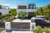 House in Grace Bay - Villa Calico, Pet-Friendly, 3 Bedroom, Grace Bay, Providenciales, Turks & Caicos House in Grace Bay - Villa Calico, Pet-Friendly, 3 Bedroom, Grace Bay, Providenciales, Turks & Caicos