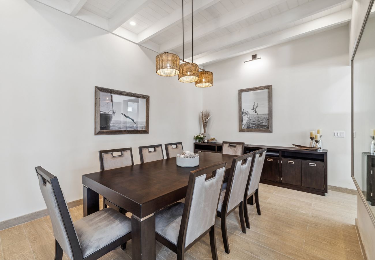 Villa in Grace Bay - The Palmer, Newly Built 3 Bedroom with Guest House, 2 Pools