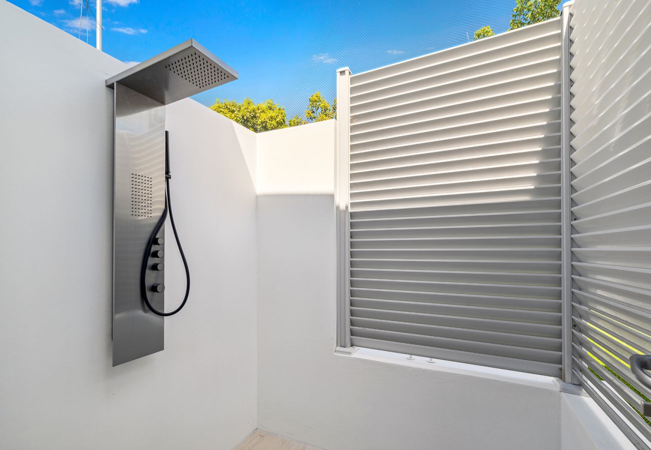 Villa in Grace Bay - The Palmer, Newly Built 3 Bedroom with Guest House, 2 Pools