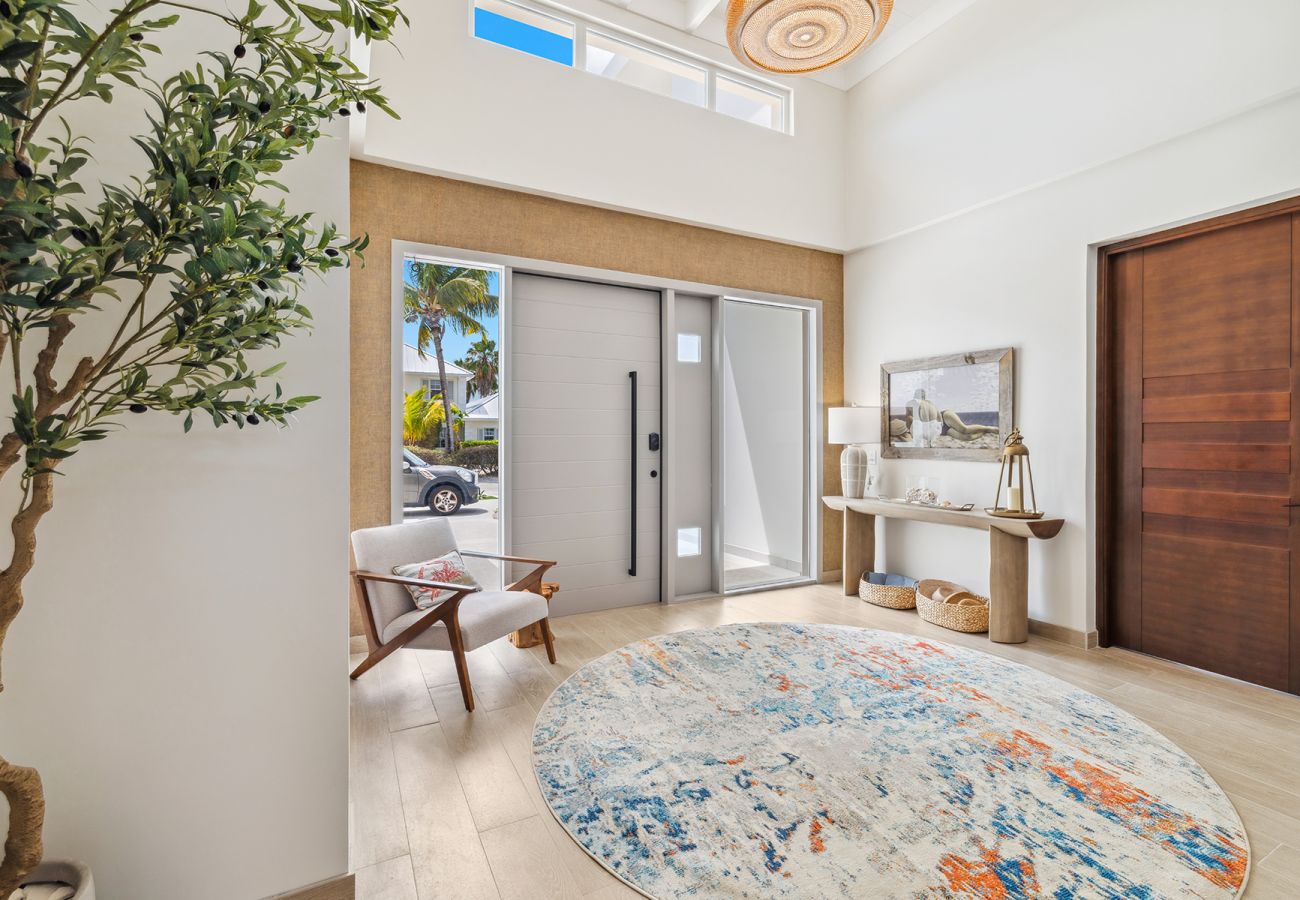 Villa in Grace Bay - The Palmer, Newly Built 3 Bedroom with Guest House, 2 Pools